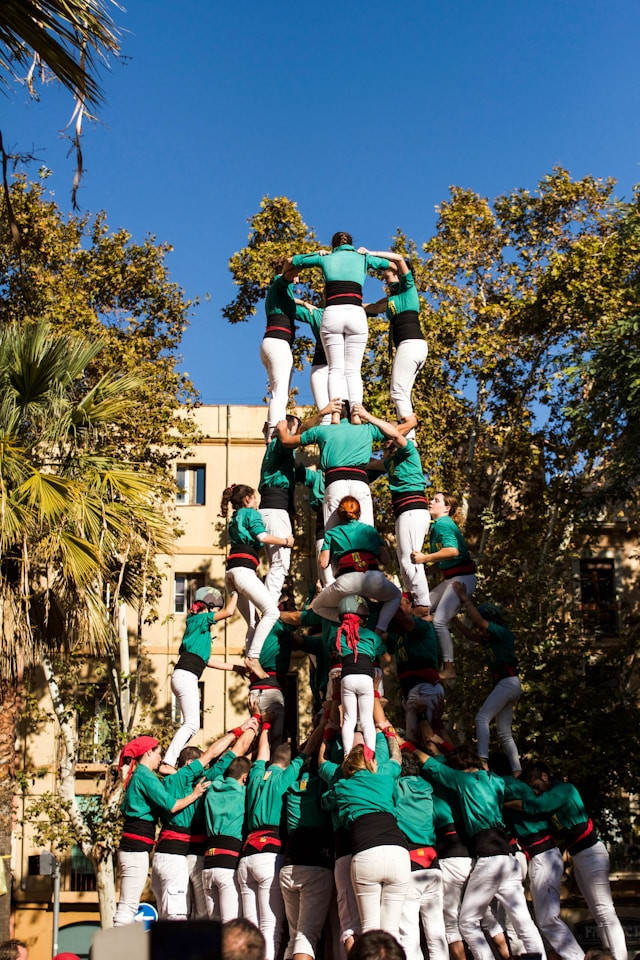 Els Castellers: Coraje, equilibrio y fuerza